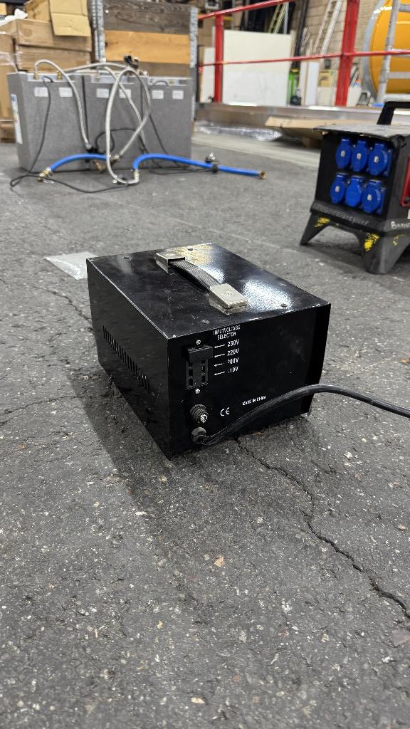 Spanningsomvormer 110V 220V 2000W - Prostar, Ophalen, Gebruikt, Overige typen