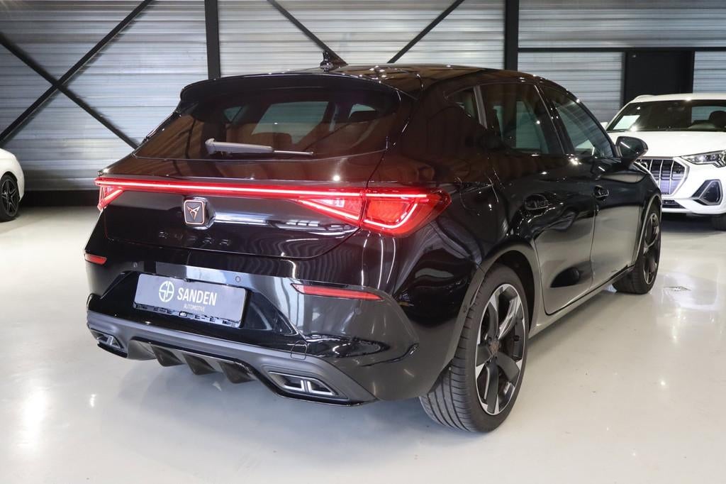 CUPRA Leon 1.5 Business 150pk|Matrix Led|Camera|Verwarmbare, Auto's, Cupra, Voorwielaandrijving, Stof, Gebruikt, Zwart