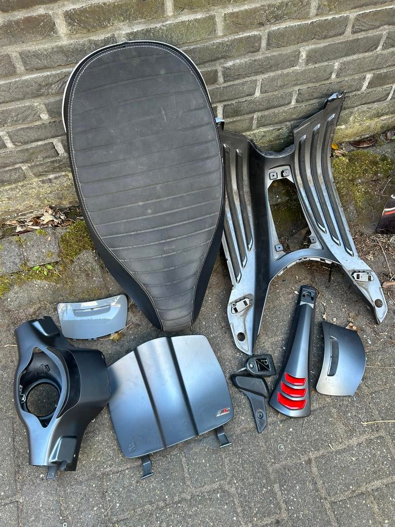 Vespa sprint onderdelen, Fietsen en Brommers, Brommeronderdelen | Algemeen, Ophalen of Verzenden, Zo goed als nieuw, Overige typen