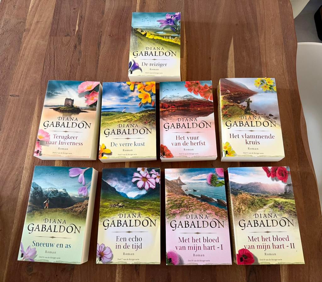 Complete 9 delige serie Reiziger van Diana Gabaldon, Ophalen of Verzenden, Zo goed als nieuw, Nederland