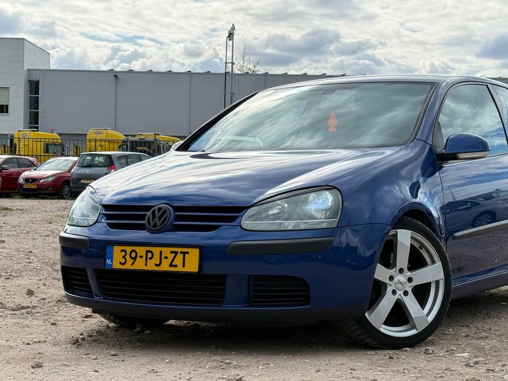 Volkswagen Golf 1.6 FSI Comfortline/ VELGEN / NAVI, Voorwielaandrijving, 15 km/l, Gebruikt, Blauw