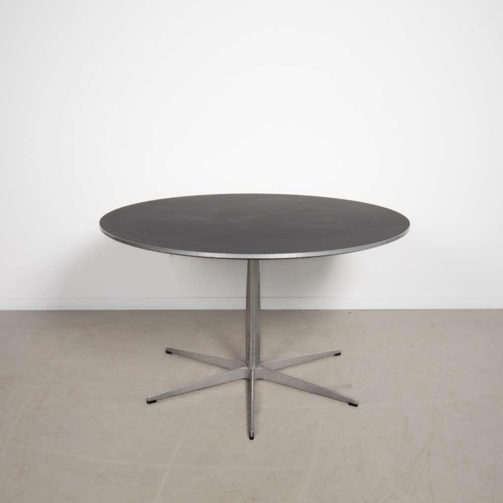 Fritz Hansen Circular A825 Eettafel Ø120 – Aluminium