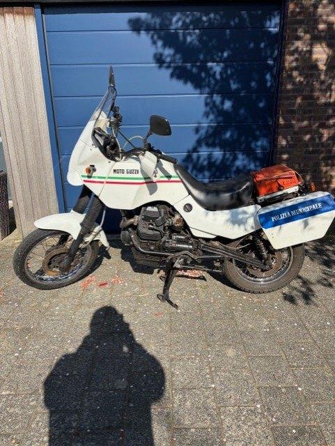 Moto Guzzi NTX 750 XPA, Motoren, 750 cc, Cardan-aandrijving, 2 cilinders, Particulier