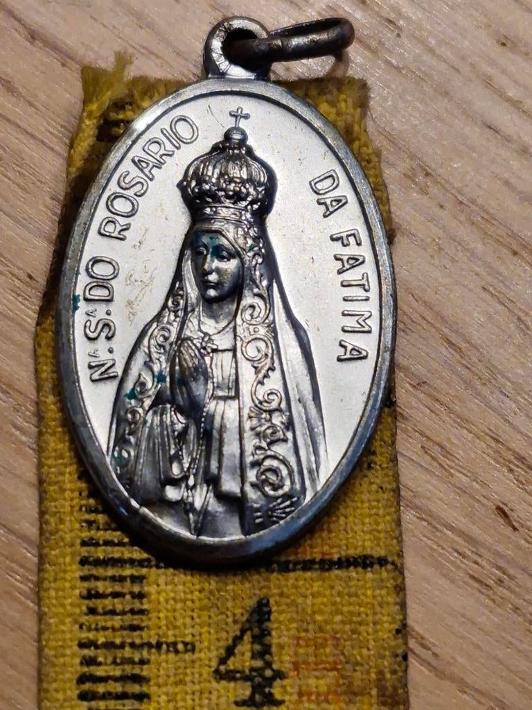 Vintage Medaille Onze Lieve Vrouw van Fátima Rozenkrans, Antiek en Kunst, Antiek | Religie, Ophalen of Verzenden