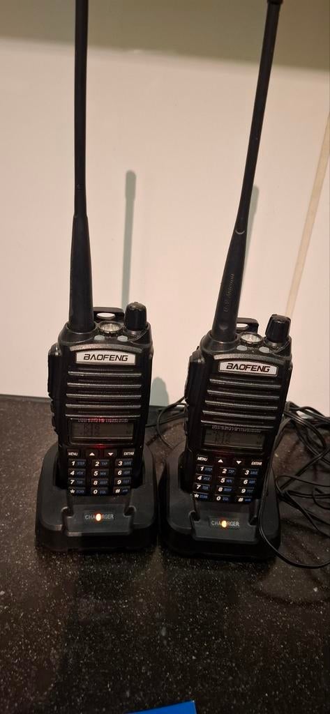 Baofeng portofoons met opladers en oortjes, Ophalen of Verzenden