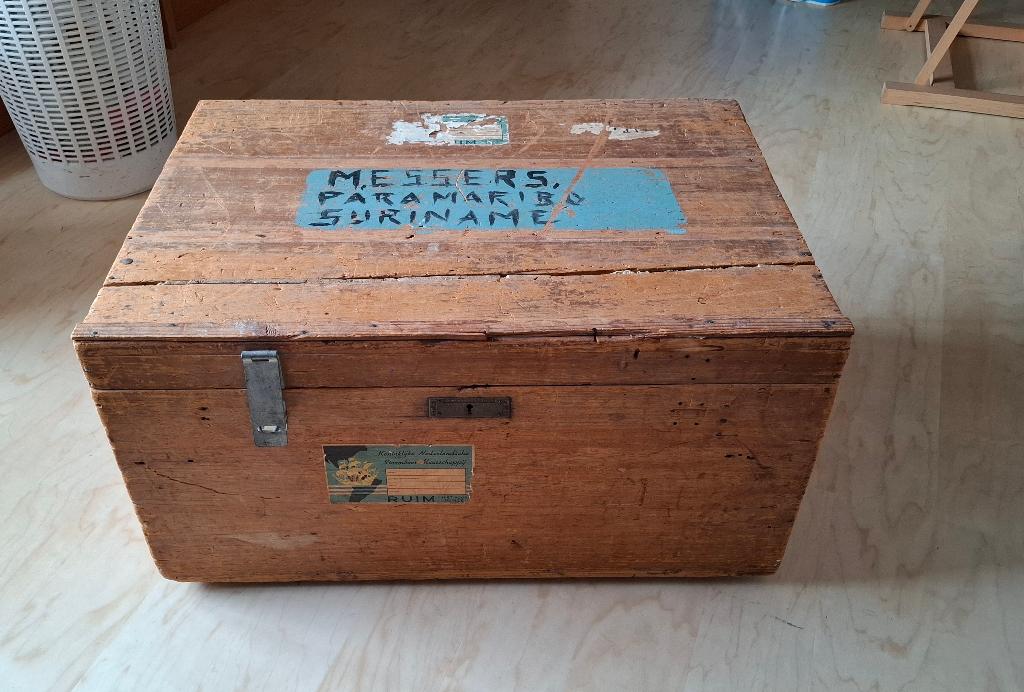 Vintage Scheepskist KNSM Amsterdam-Suriname, Verzamelen, Scheepvaart, Ophalen, Gebruikt, Motorboot, Overige typen