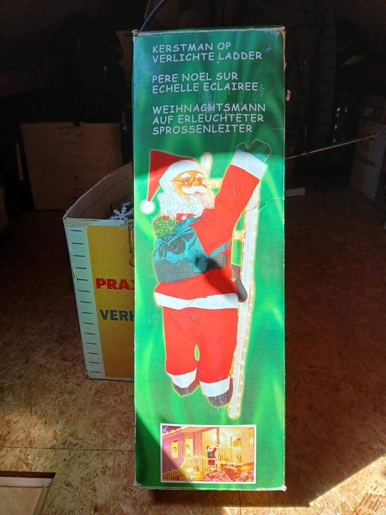 Kerstman op verlichte ladder, Diversen, Kerst, Ophalen of Verzenden