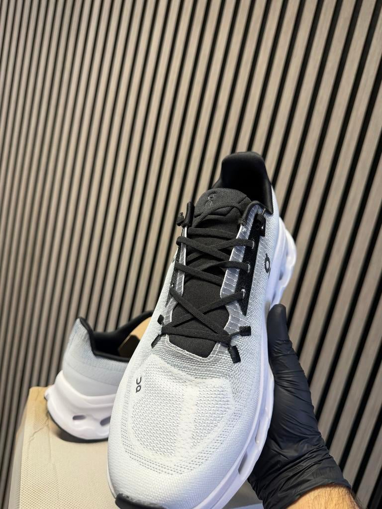 On Cloudrunner hardloopschoenen - Wit/Zwart, Ophalen of Verzenden, Nieuw, Wit