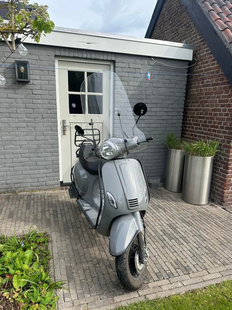 Senzo Rivalux snor scooter Nardo grijs, incl. accessoires, Ophalen, Zo goed als nieuw, Benzine