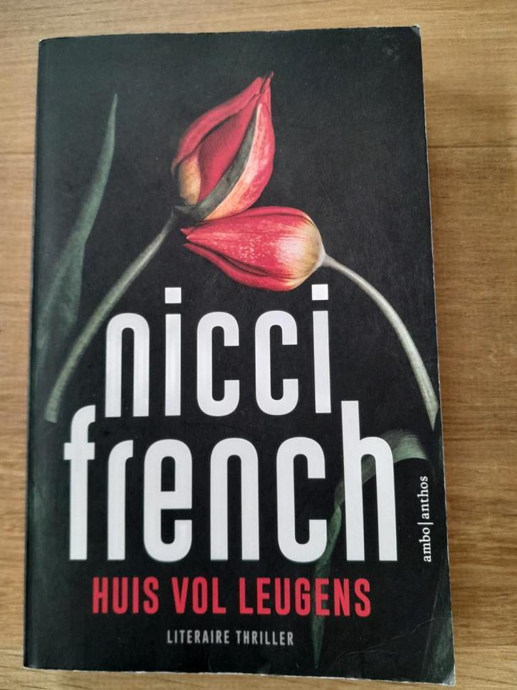 Nicci French - Huis Vol Leugens (Literaire Thriller), Boeken, Thrillers, Zo goed als nieuw, Nederland, Ophalen of Verzenden