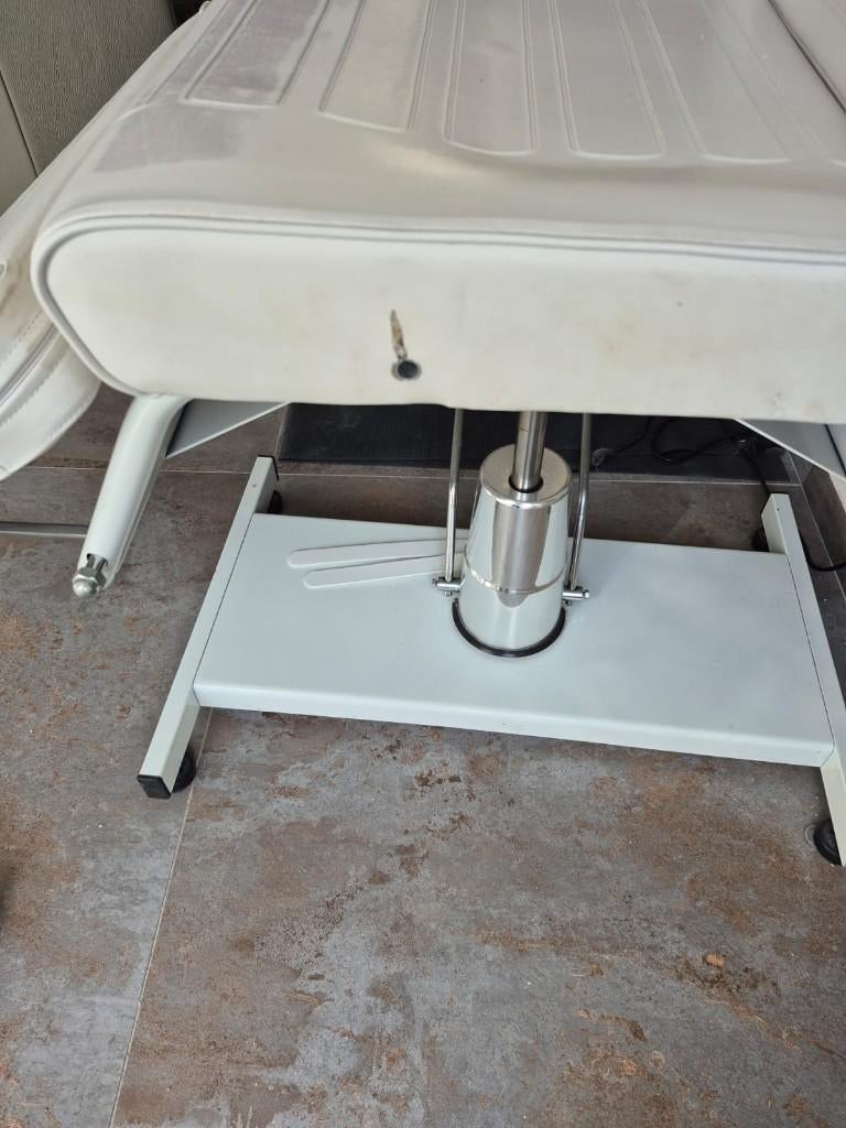 Behandelstoel, Ophalen, Gebruikt, Massagetafel