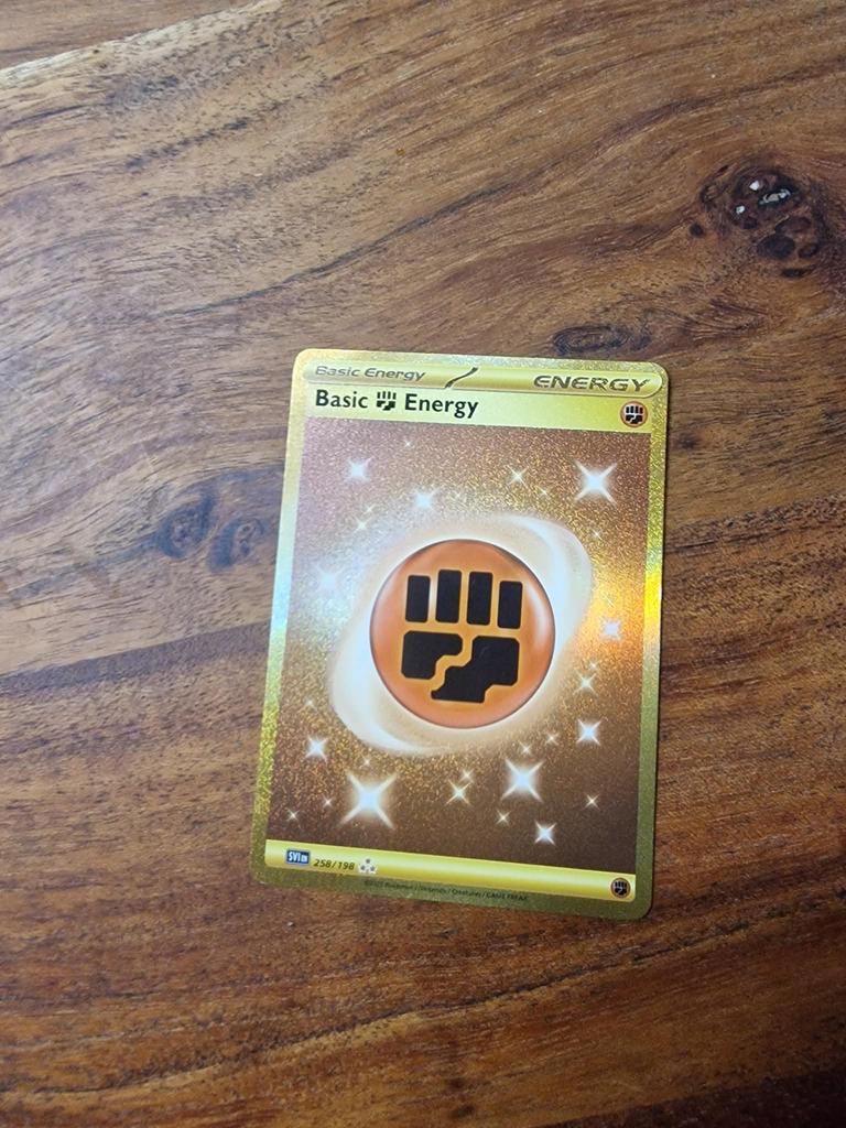 Pokémon Basic Energy Gold Foil Kaart SV1S 158/198, Ophalen, Zo goed als nieuw, Losse kaart, Foil