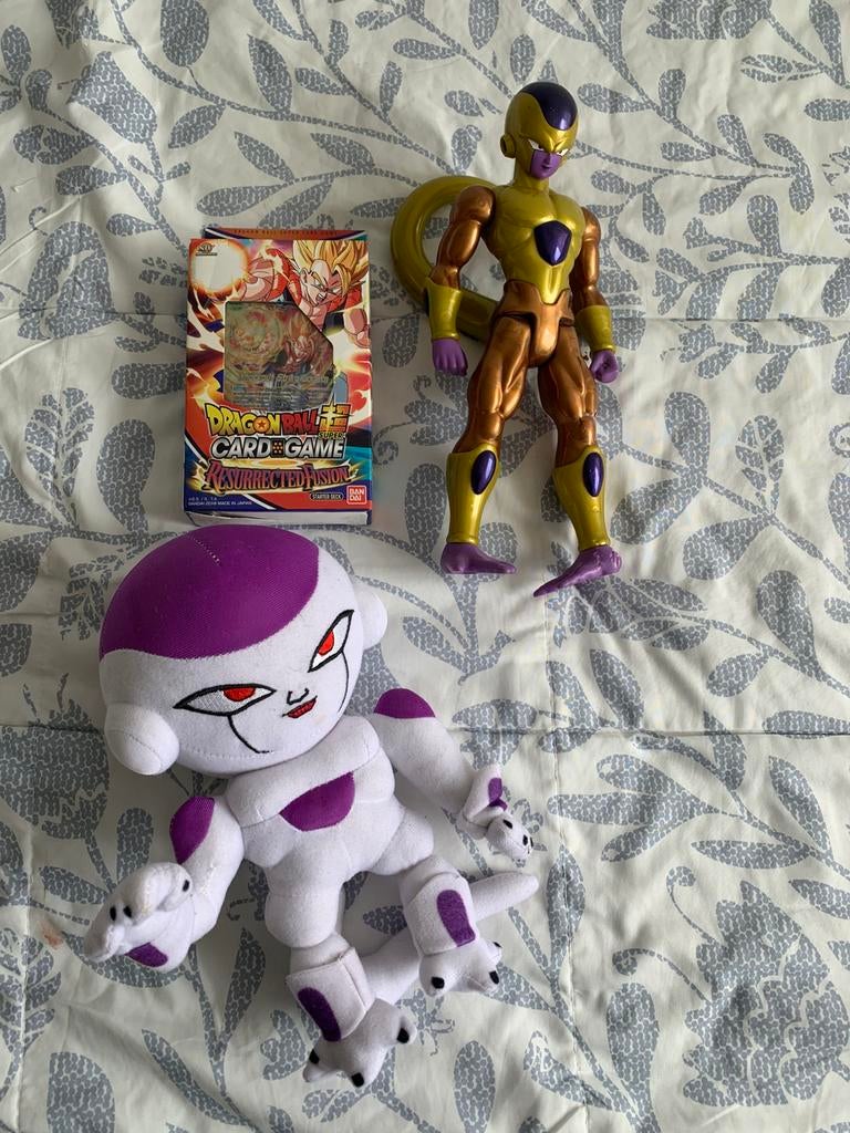 Dragonball Z merchandise kaarten knuffel en figuur, Ophalen of Verzenden, Zo goed als nieuw