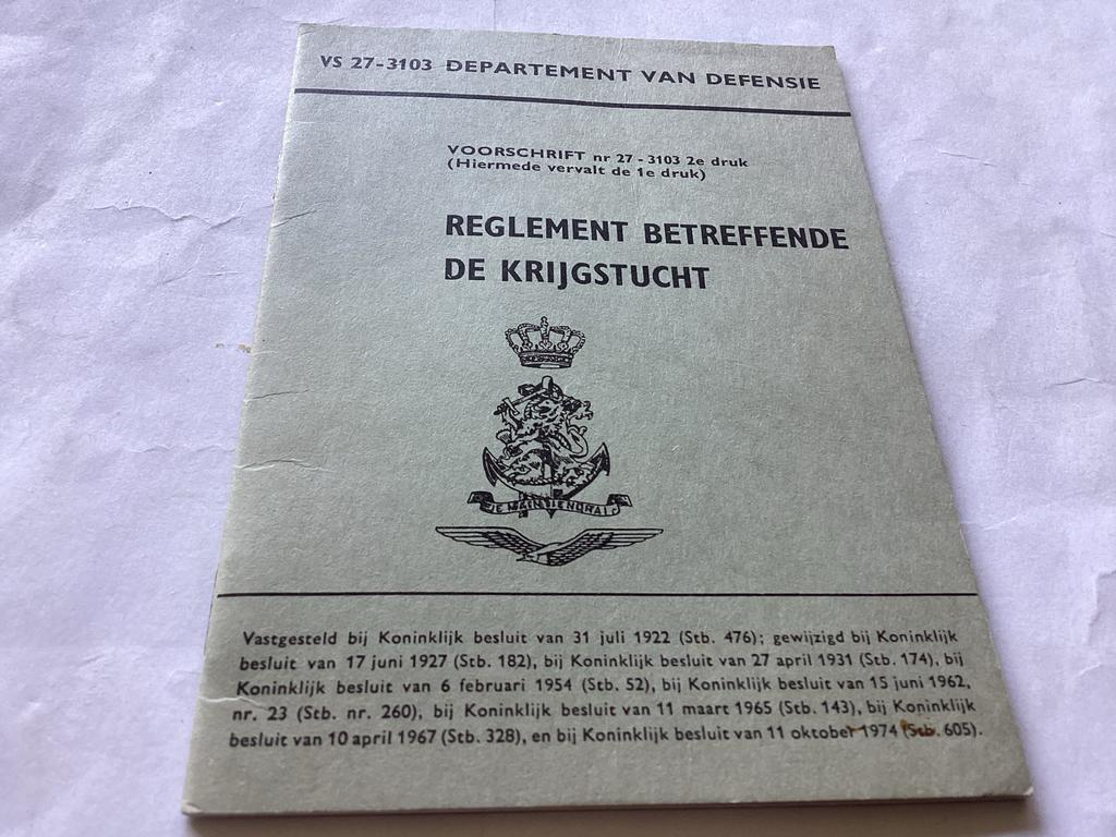 Reglement Betreffende de Krijgstucht - Defensie, Ophalen of Verzenden, 1945 tot heden, Gelezen, Algemeen