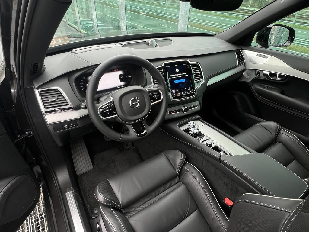 Volvo XC90 2.0 T8 Plug-in hybrid AWD Ultra Dark PHEV Automaa, Gebruikt, 4 cilinders, 7 stoelen, Plug-in hybride