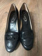 Elegante zwarte pumps van Tod's, maat 38, Pumps, Zwart, Ophalen of Verzenden, Gedragen