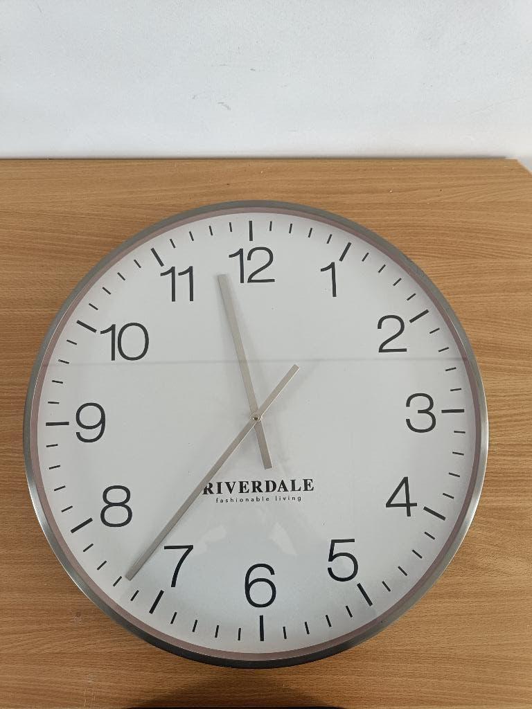 Riverdale Wandklok Camden | Zilver | 53cm, Huis en Inrichting, Woonaccessoires | Klokken, Ophalen of Verzenden, Nieuw, Analoog