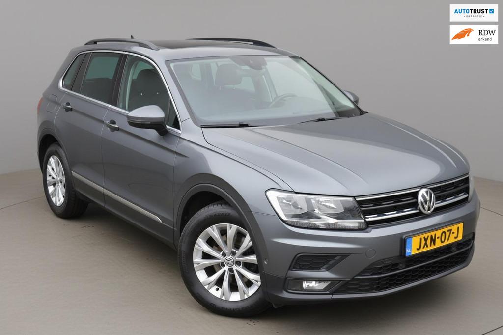 Volkswagen Tiguan Massage|Parkeerhulp|Camera|Trekhaak|Luxe|, 4 cilinders, Alcantara, Bedrijf, SUV of Terreinwagen