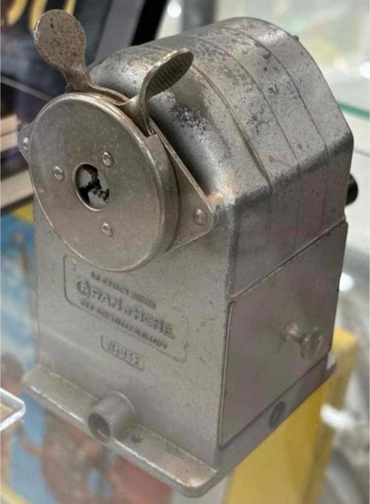 Vintage Caran d'Ache metalen puntenslijper, Diversen, Bureau-accessoires, Zo goed als nieuw, Ophalen of Verzenden