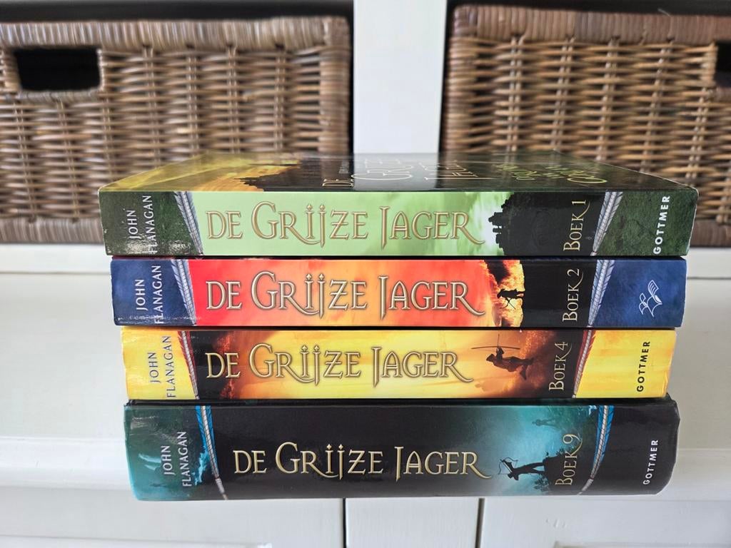John Flanagan - de grijze jager, Ophalen of Verzenden, Gelezen