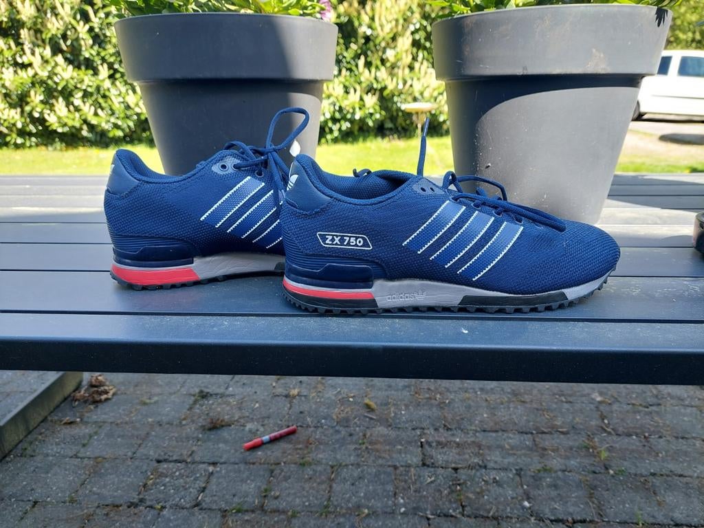 Nieuwe Adidas ZX750 sneakers - vallen als maat 44, Ophalen, Blauw, Nieuw, Sneakers of Gympen
