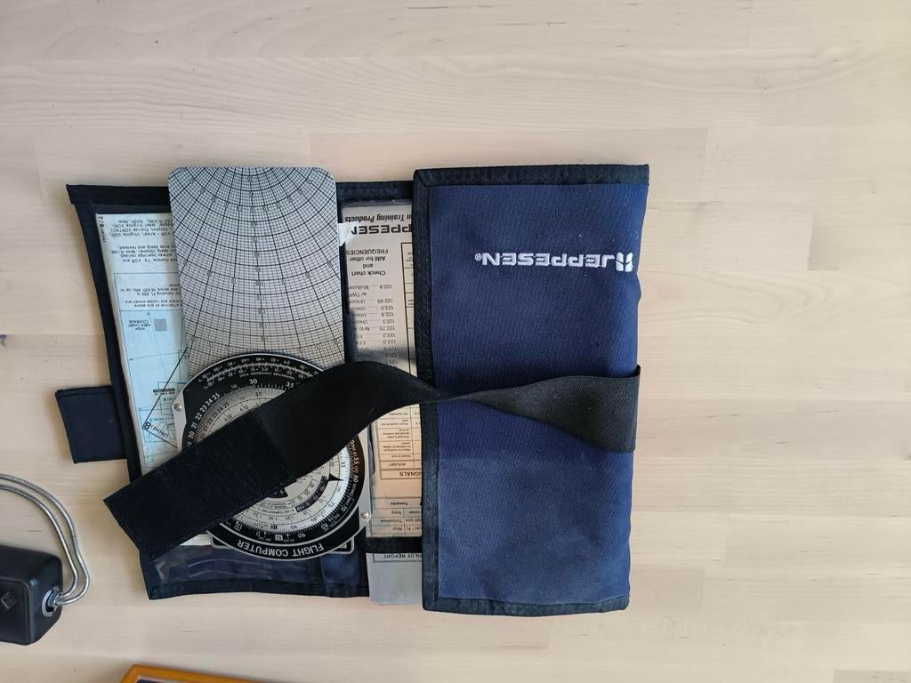 Jeppesen Flight Computer en Navigatiehulpmiddelen, Ophalen of Verzenden, Zo goed als nieuw, Overige onderwerpen, Jeppesen Sanderson Training Products