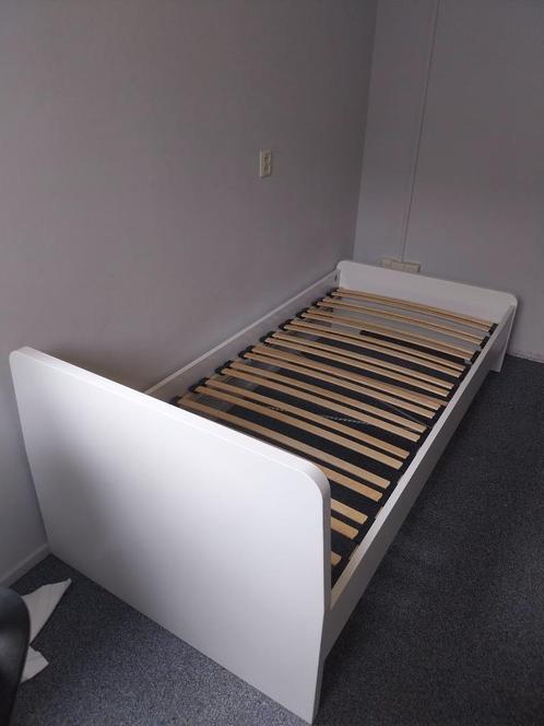 bed Askvoll, Huis en Inrichting, Slaapkamer | Bedden, Zo goed als nieuw, Eenpersoons, 90 cm, 200 cm, Hout, Wit, Ophalen