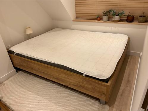 Tweepersoons bed 217x167cm inclusief matras, Huis en Inrichting, Slaapkamer | Bedden, Zo goed als nieuw, Tweepersoons, 140 cm