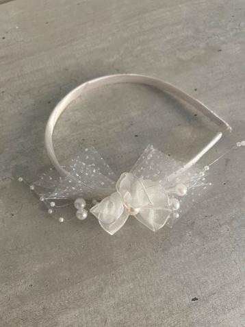 Haarband bruidsmeisje beschikbaar voor biedingen