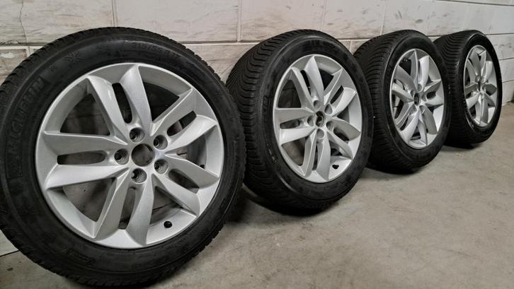 Winterbanden 508 C4 Space Tourer Picasso Berlingo 215/55/17, Auto-onderdelen, Banden en Velgen, Banden en Velgen, Winterbanden