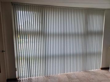 Witte lamellen - 325 x 240 cm beschikbaar voor biedingen