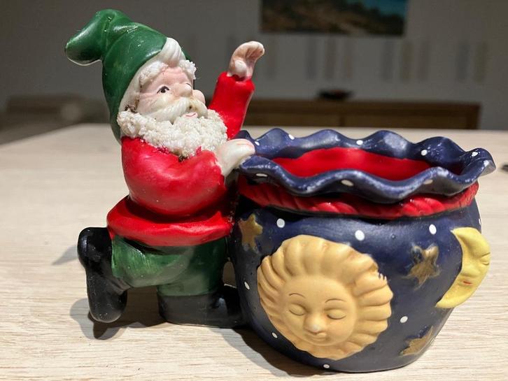 Kerstmannetje in steen met karretje voor cadeautjes, Diversen, Kerst, Zo goed als nieuw, Ophalen of Verzenden