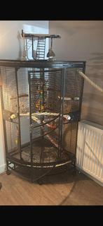 Nette vogel kooi, Dieren en Toebehoren, Ophalen of Verzenden, Zo goed als nieuw, Metaal, Vogelkooi