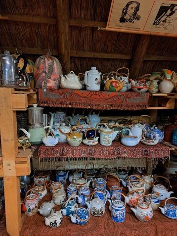 Thee potten thee pot beschikbaar voor biedingen