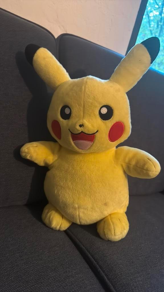 Pikatchu build a bear met slaapbank, Kinderen en Baby's, Speelgoed | Knuffels en Pluche, Zo goed als nieuw, Beer, Ophalen of Verzenden