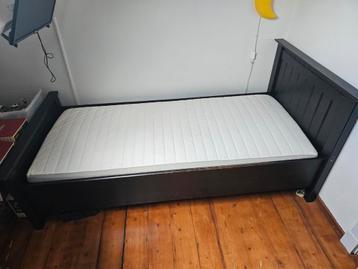 Slaapkamer  compleet  bed (2m x 90cm) ,  beschikbaar voor biedingen
