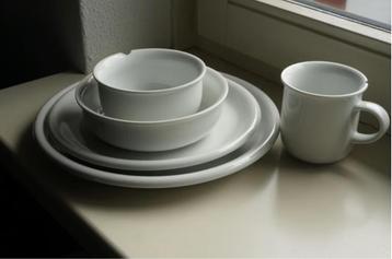 Te koop gevraagd: delen van Arzberg servies wit  beschikbaar voor biedingen