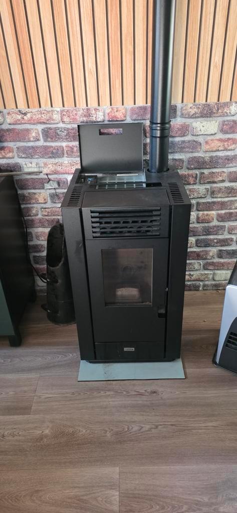 Menext Pelletkachel - Efficiënt en Stijlvol, Huis en Inrichting, Kachels, Zo goed als nieuw, Vrijstaand, Pelletkachel, Hout, Ophalen