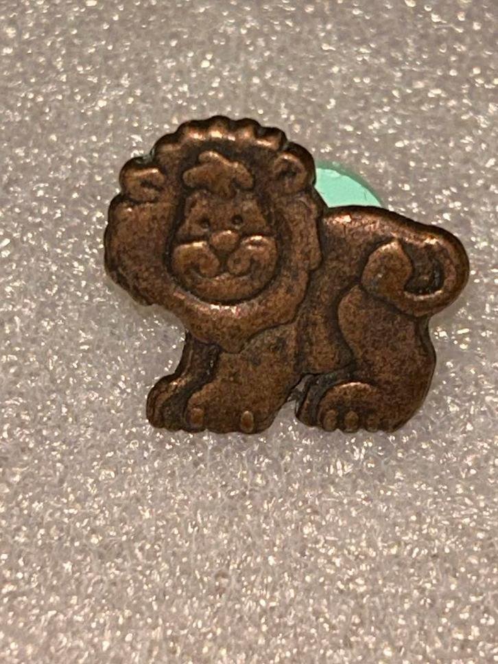 Pin leeuwtje, Verzamelen, Speldjes, Pins en Buttons, Zo goed als nieuw, Speldje of Pin, Dier of Natuur, Ophalen of Verzenden