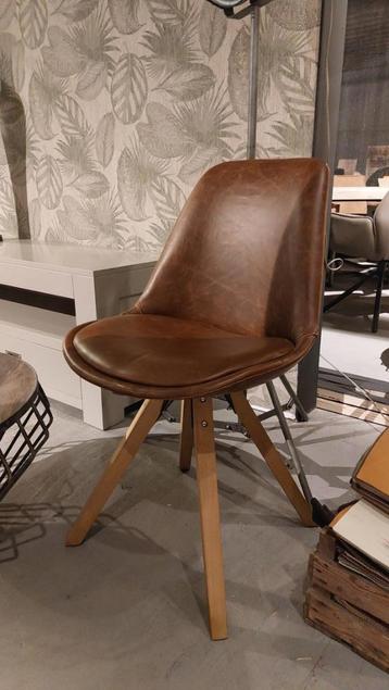 Laatste exemplaar Zuiver stoel ophalen €30,- beschikbaar voor biedingen