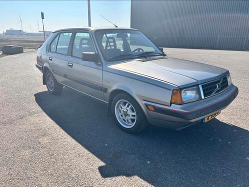 Volvo 340 1.4 handgeschakeld 1989 Grijs, Auto's, Volvo, Particulier, Benzine, Hatchback, Geïmporteerd, Zilver of Grijs, Ophalen
