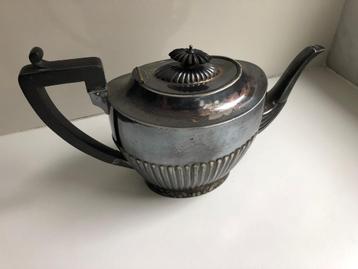 oude koffiepot beschikbaar voor biedingen