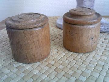2 vintage kleine houten potjes met dekseltje handgesneden beschikbaar voor biedingen