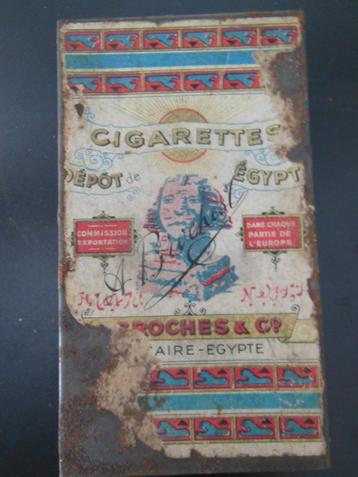 Cigaretten blik, broches & co beschikbaar voor biedingen