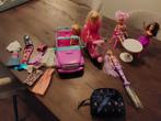 Barbie auto en scooter incl. 5 barbies en toebehoren, Ophalen, Zo goed als nieuw, Meisje