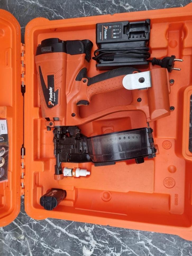 PASLODE im45gn Dakwerk tacker, Doe-het-zelf en Verbouw, Gereedschap | Handgereedschap, Zo goed als nieuw, Ophalen of Verzenden