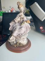 Antiek Porseleinen Beeld Dame met Bloemen, Antiek en Kunst, Ophalen of Verzenden