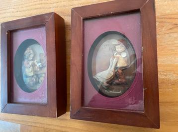 M.J. Hummel twee vintage 3D wanddecoraties beschikbaar voor biedingen