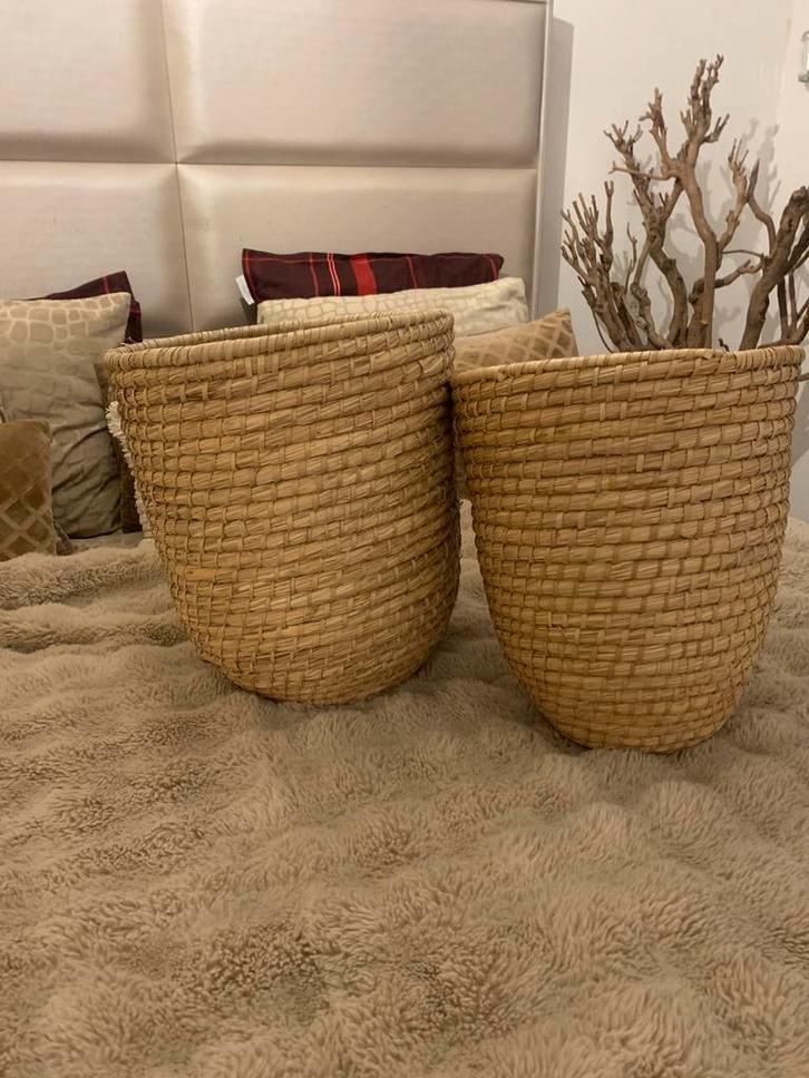 Mooie Handgeweven Bolga mand set van 2 - opbergmand, Huis en Inrichting, Woonaccessoires | Schalen en Manden, Zo goed als nieuw