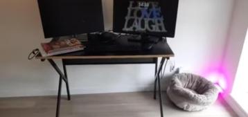 Mooi werkbureau beschikbaar voor biedingen